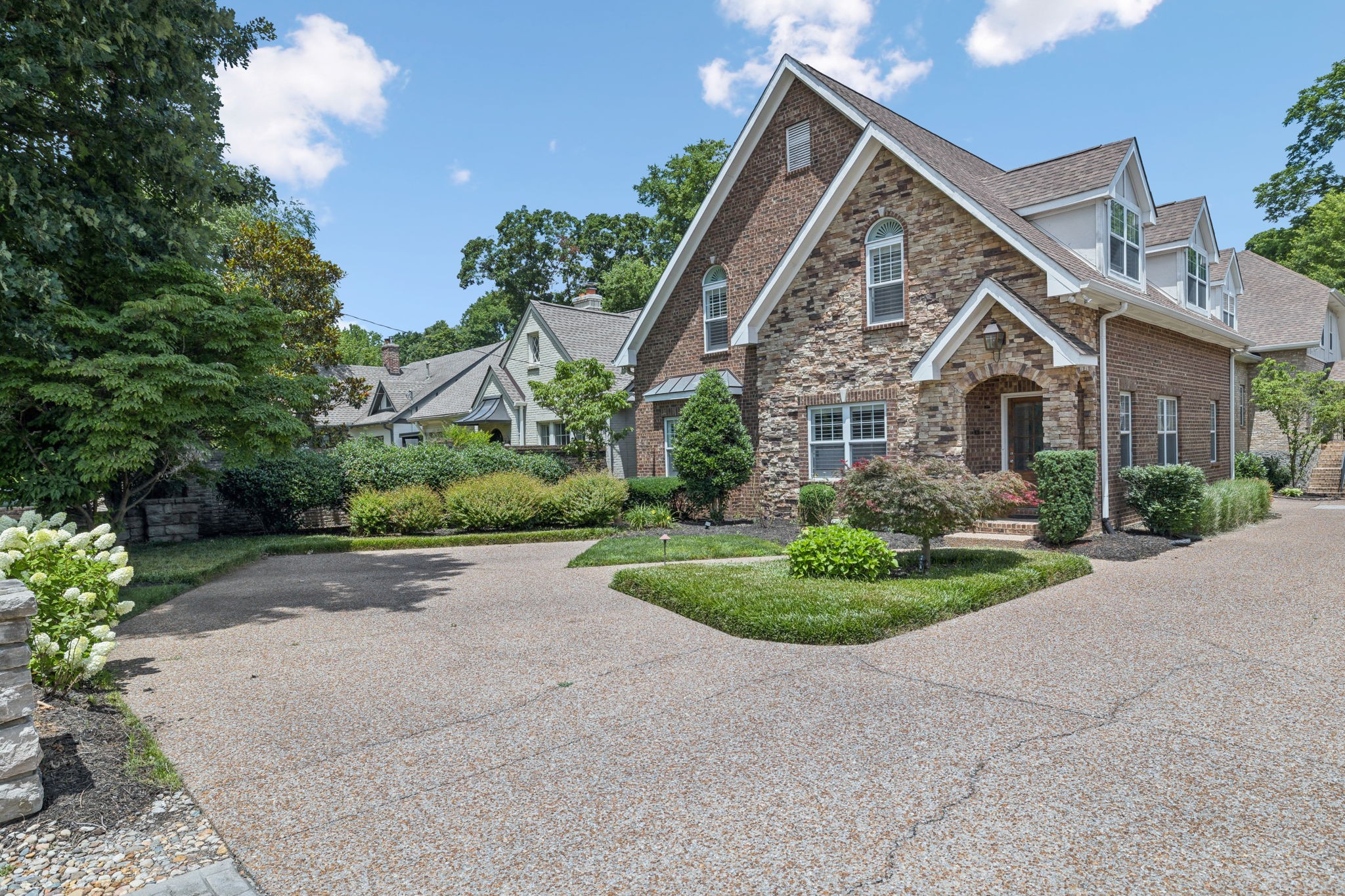 Homes for sale in Nashville, TN | 172A Woodmont Blvd, Nashville, TN 37205 | MLS# 2929900