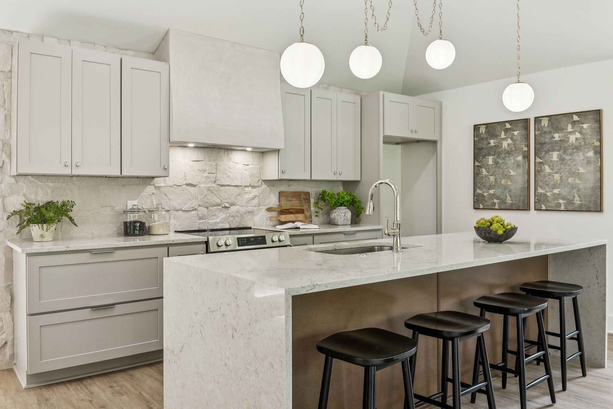 Homes for sale in Nashville, TN | 1811 Cloverleaf Dr, Nashville, TN 37216 | MLS# 2938740