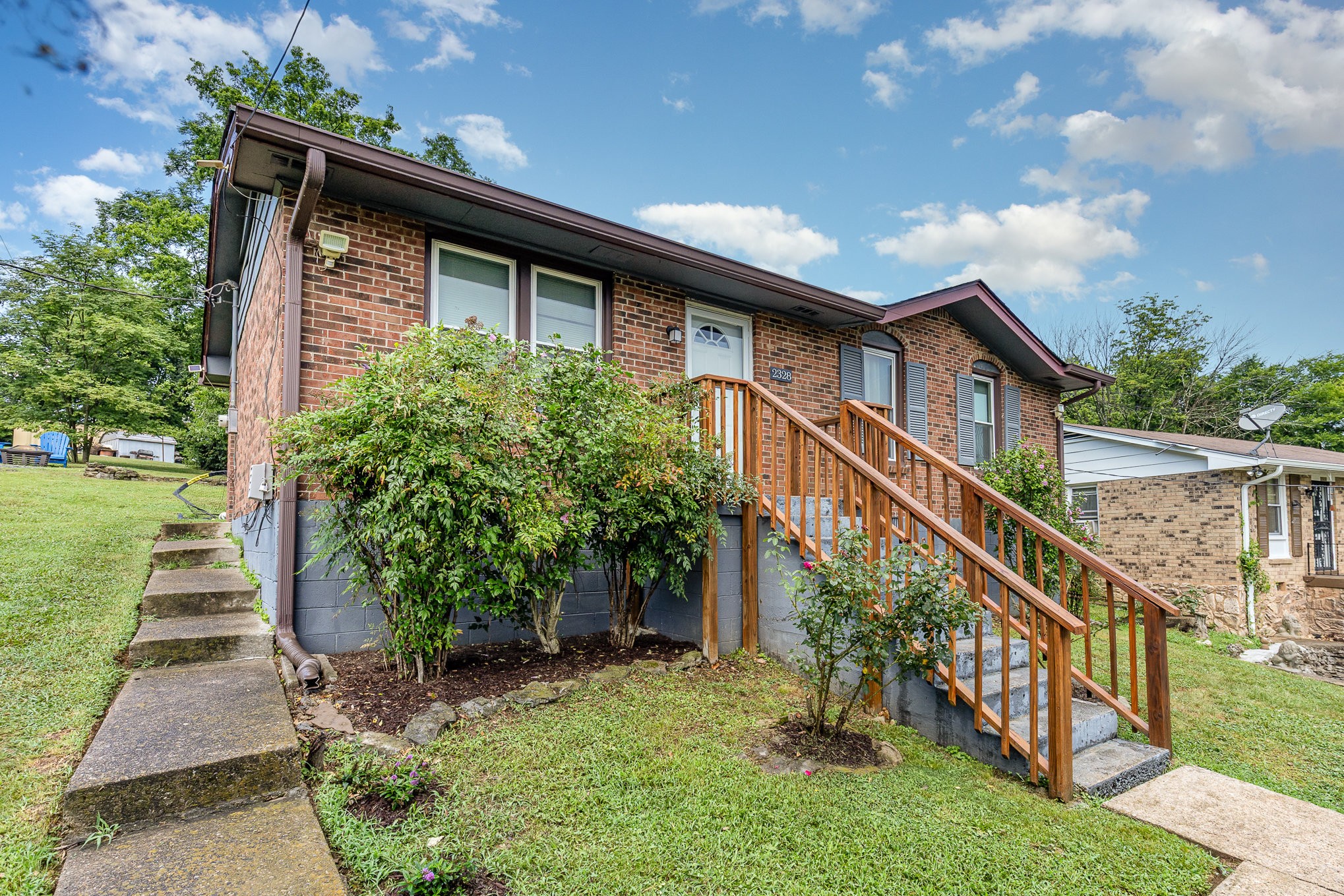 Homes for sale in Nashville, TN | 2328 Woodridge Dr, Nashville, TN 37207 | MLS# 2943485