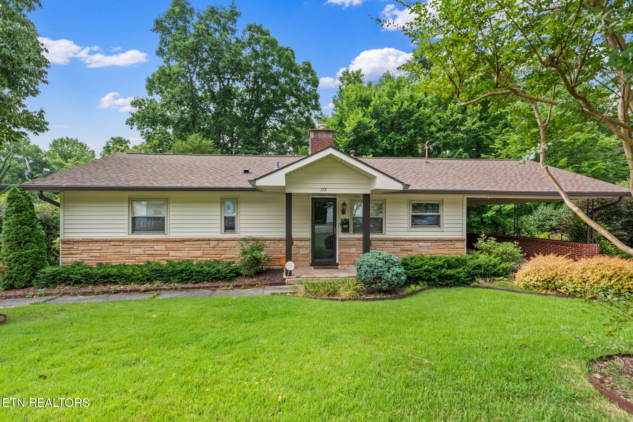 Homes for sale in Oak Ridge, TN | 173 California Ave, Oak Ridge, TN 37830 | MLS# 2976355