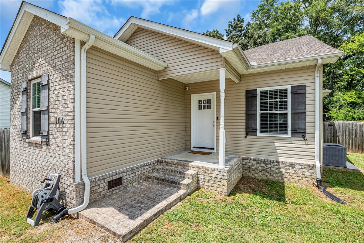 Homes for sale in Tullahoma, TN | 306 Weaver St, Tullahoma, TN 37388 | MLS# 2963642