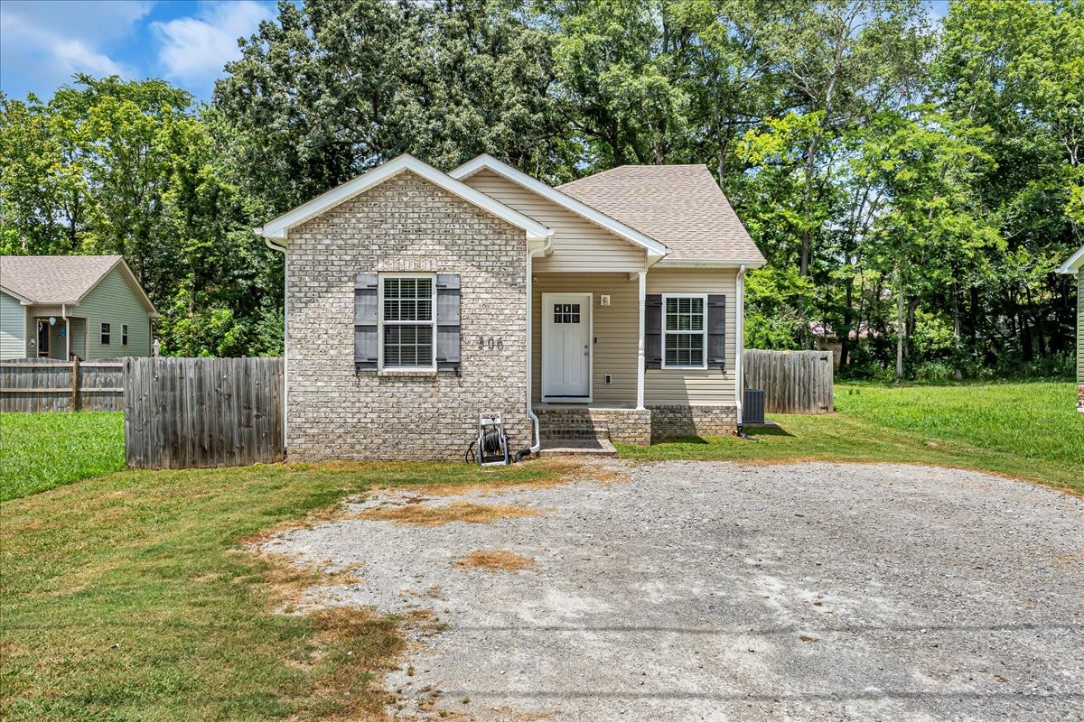 Homes for sale in Tullahoma, TN | 306 Weaver St, Tullahoma, TN 37388 | MLS# 2963642