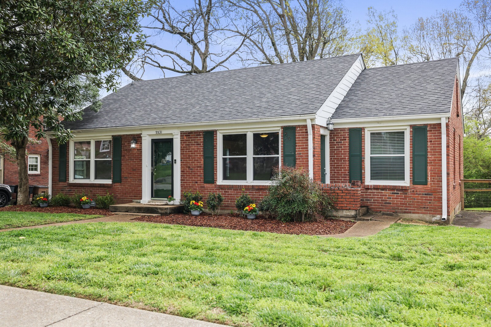 Homes for sale in Nashville, TN | 5531 Knob Rd, Nashville, TN 37209 | MLS# 2981078