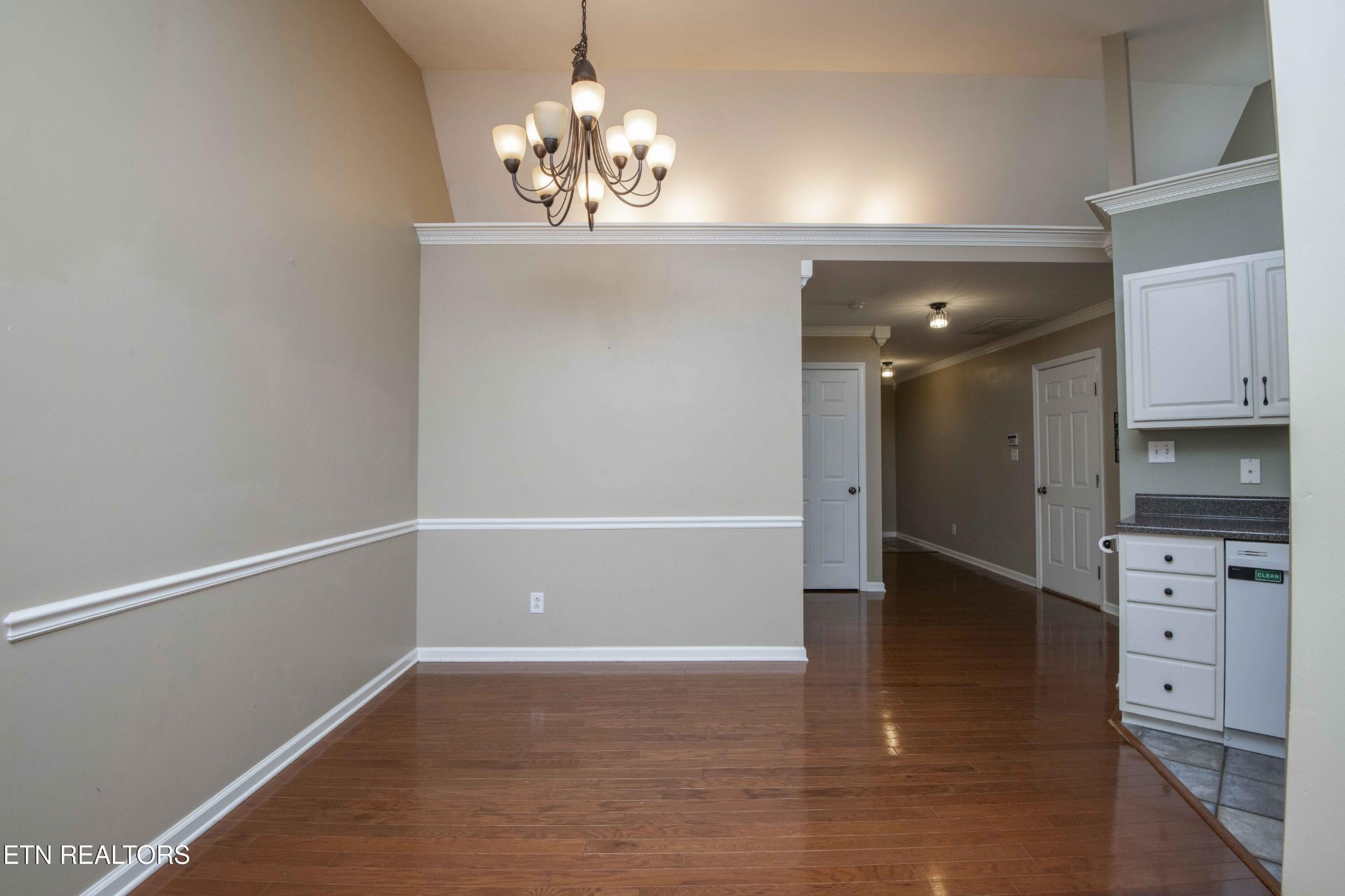 Homes for sale in Knoxville, TN | 1315 Lucy Way #7, Knoxville, TN 37912 | MLS# 3045888