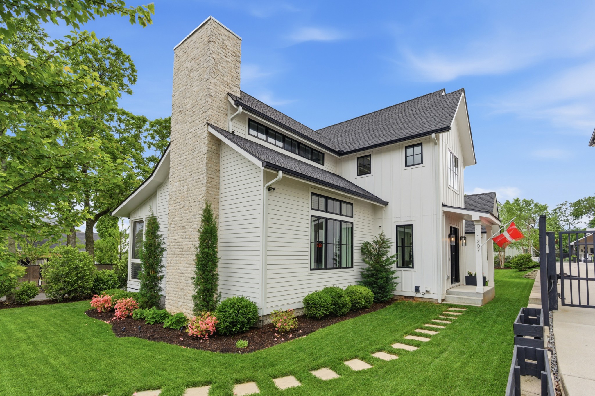 Homes for sale in Nashville, TN | 1207 Sweetbriar Avenue #A & B, Nashville, TN 37212 | MLS# 3168939
