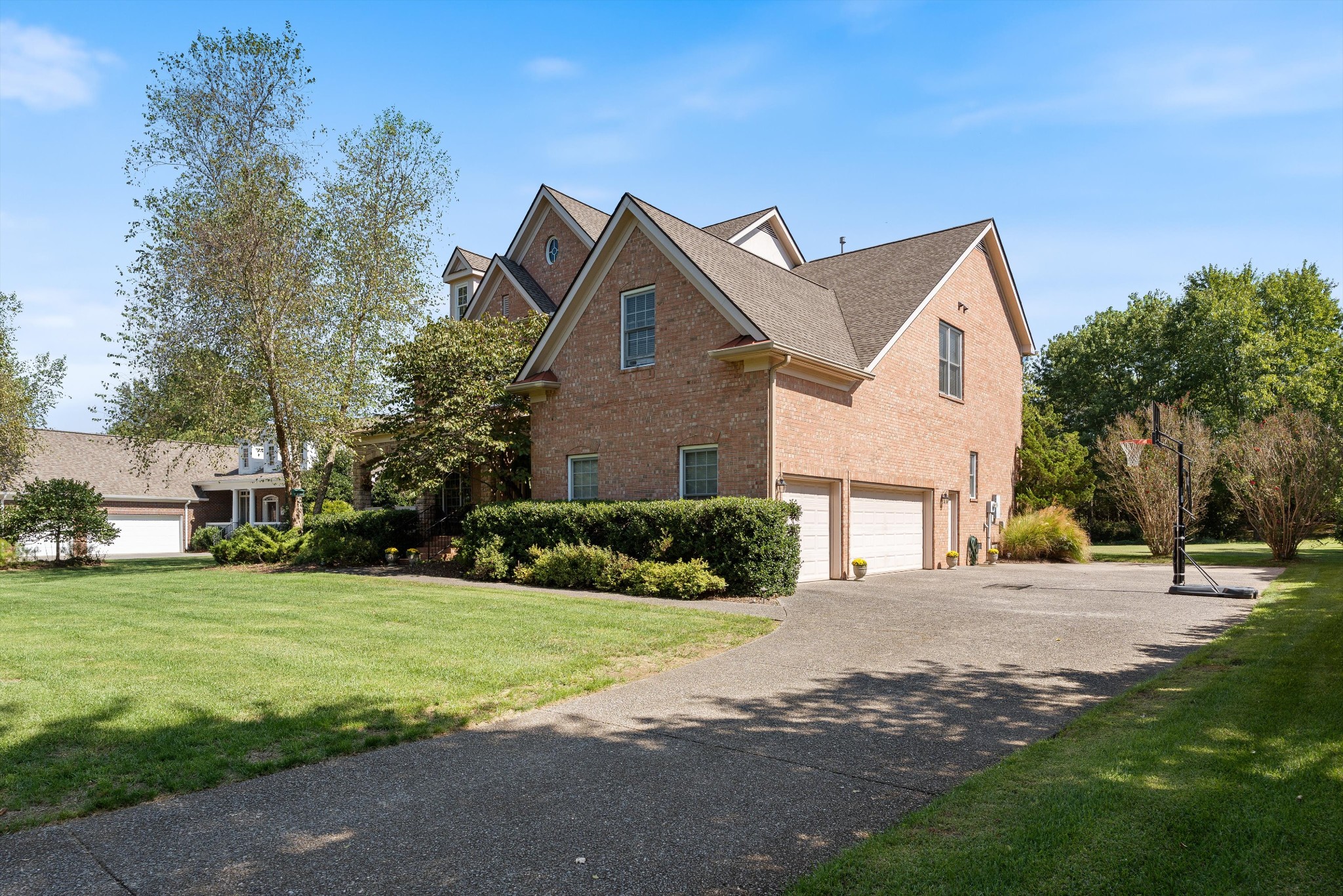 Homes for sale in Brentwood, TN | 1740 Forsyth Park Dr, Brentwood, TN 37027 | MLS# 3002366