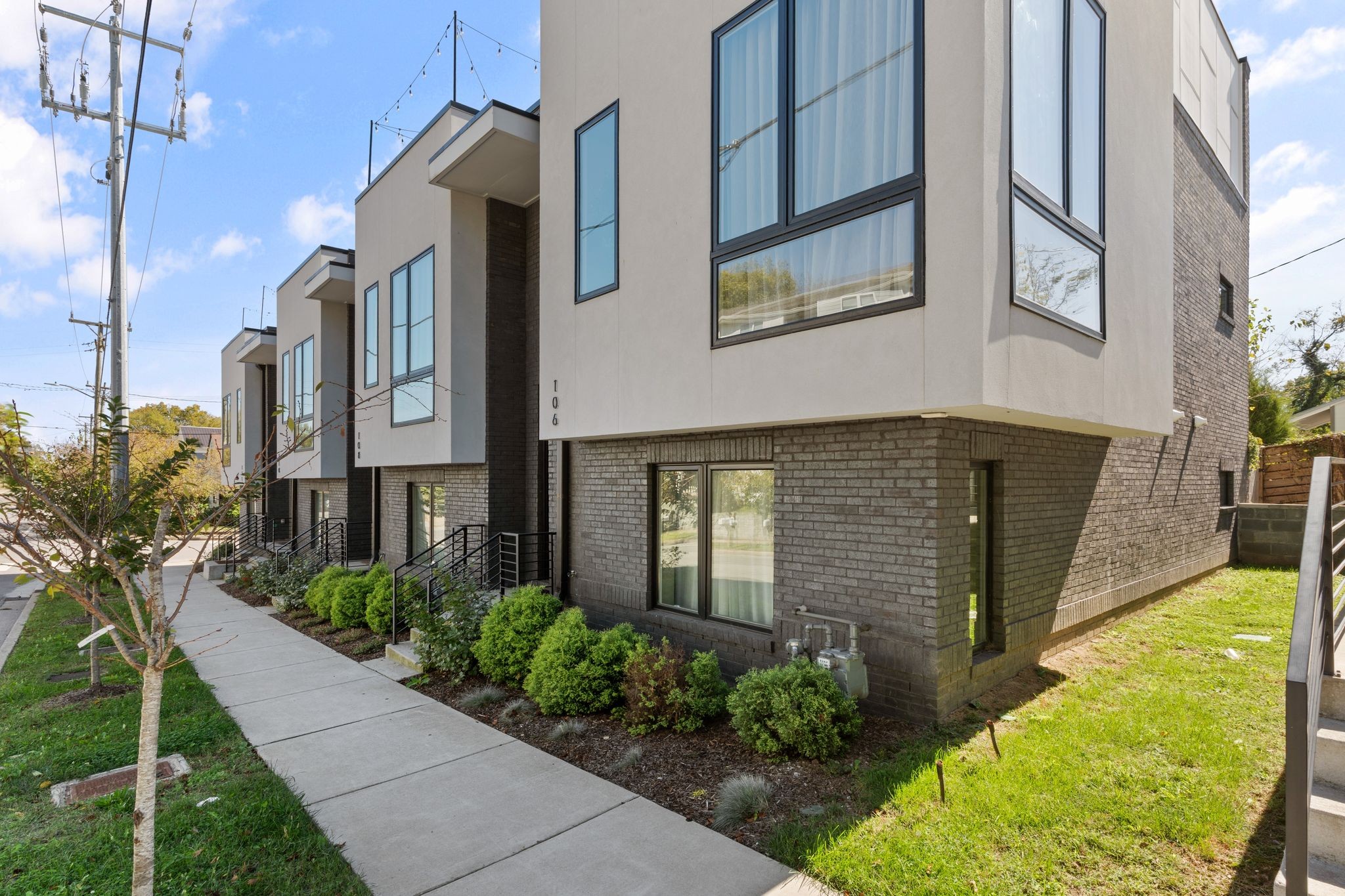 Homes for sale in Nashville, TN | 108 Douglas Ave, Nashville, TN 37207 | MLS# 3030727