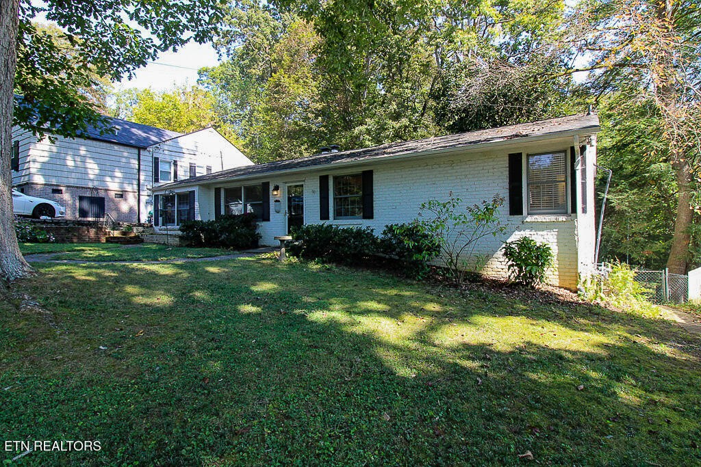 Homes for sale in Knoxville, TN | 542 Sw Noelton Dr, Knoxville, TN 37919 | MLS# 3046785