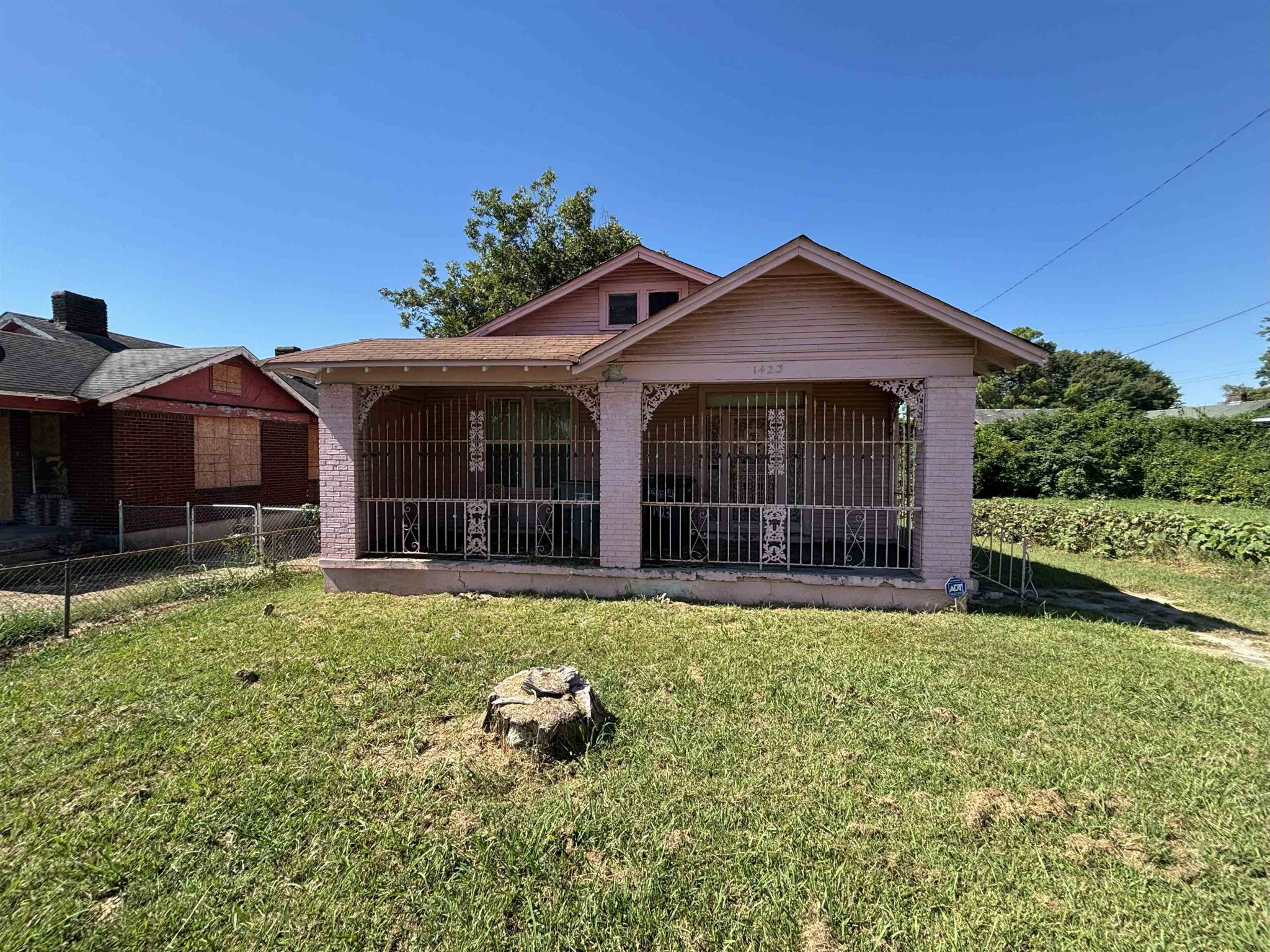 Homes for sale in Memphis, TN | 1423 S Willett St, Memphis, TN 38106 | MLS# 3057175