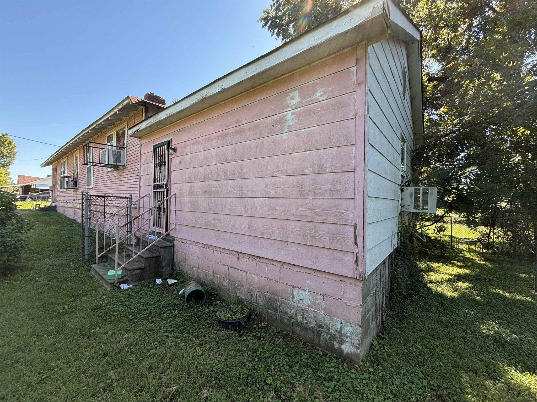 Homes for sale in Memphis, TN | 1423 S Willett St, Memphis, TN 38106 | MLS# 3057175