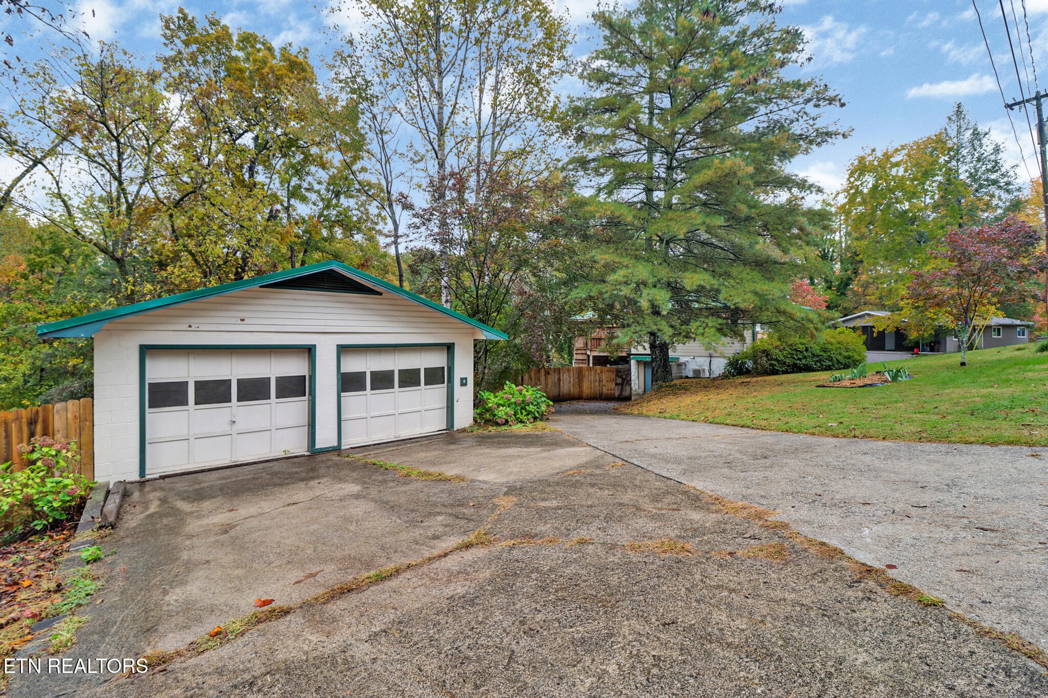 Homes for sale in Oak Ridge, TN | 109 Wakefield Rd, Oak Ridge, TN 37830 | MLS# 3058036