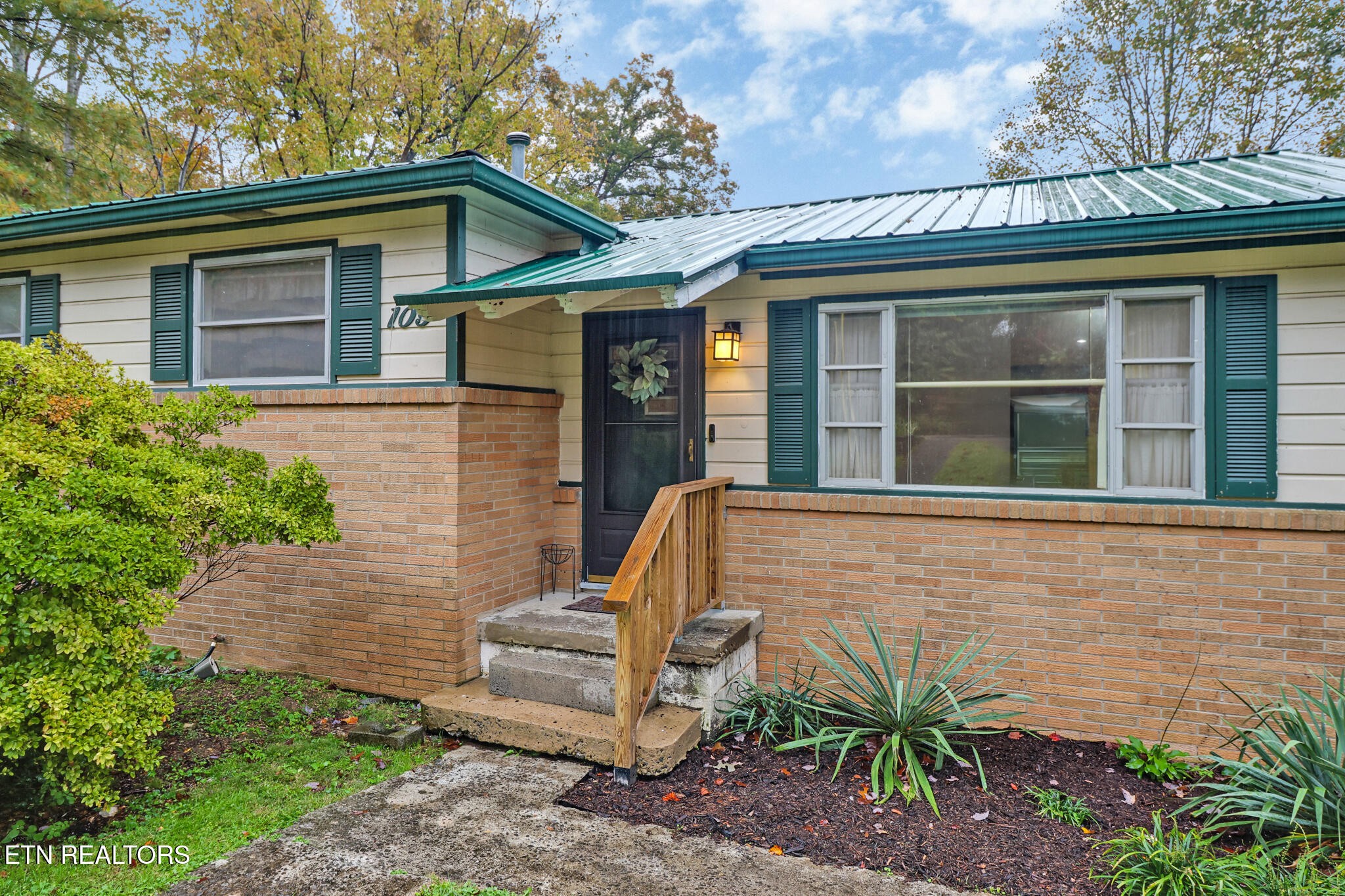 Homes for sale in Oak Ridge, TN | 109 Wakefield Rd, Oak Ridge, TN 37830 | MLS# 3058036