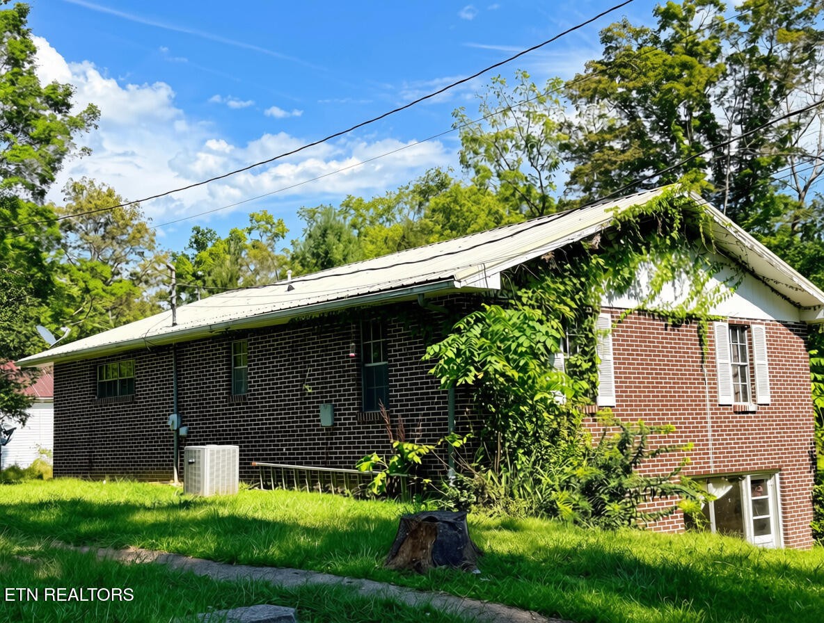 Homes for sale in Sneedville, TN | 186 Drinnon Lane, Sneedville, TN 37869 | MLS# 3306011