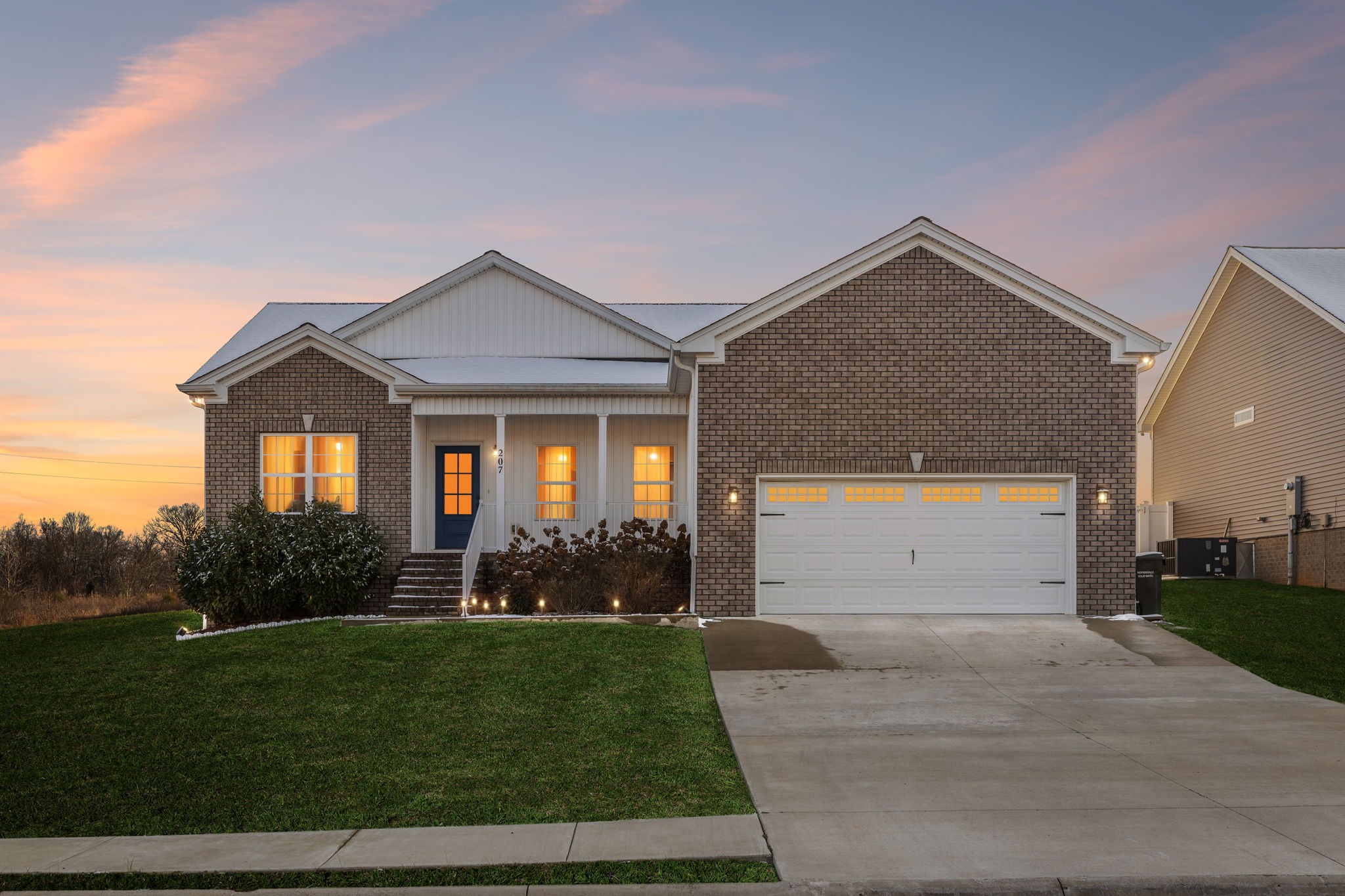 Homes for sale in Hopkinsville, KY | 207 Bedford Ct, Hopkinsville, KY 42240 | MLS# 3058560