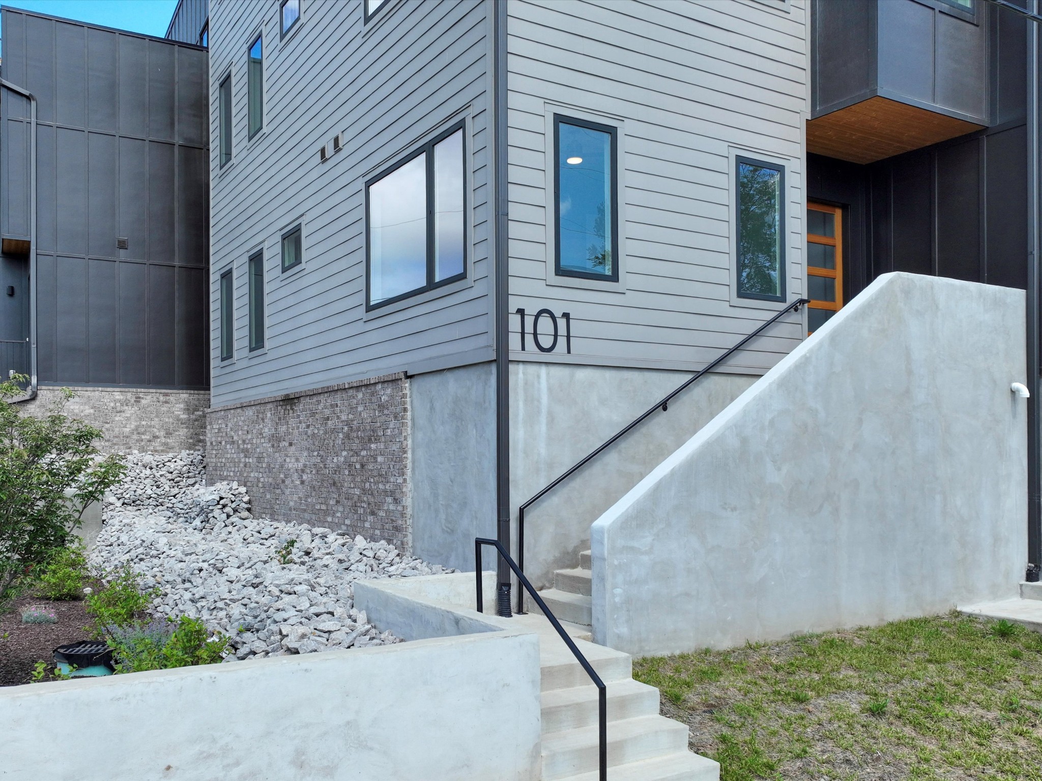 Homes for sale in Nashville, TN | 101 Elmhurst Ave, Nashville, TN 37207 | MLS# 3153042