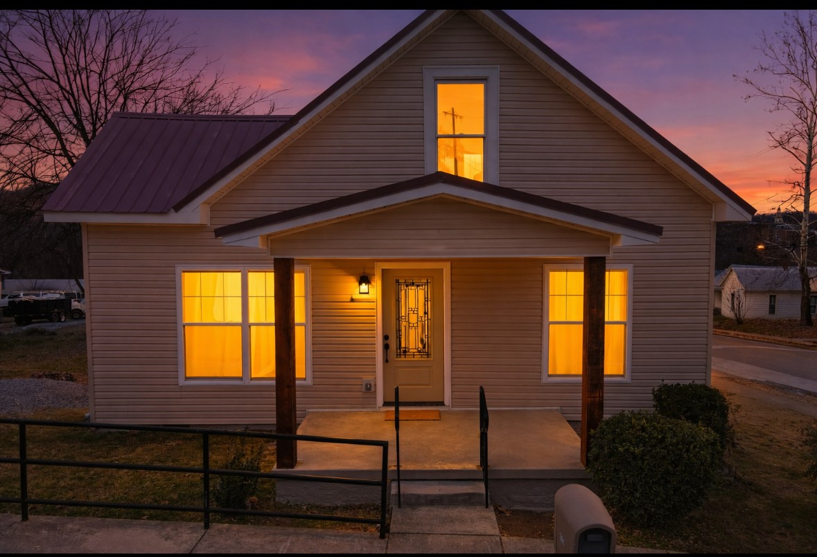 Homes for sale in Fayetteville, TN | 301 Bellview Ave N, Fayetteville, TN 37334 | MLS# 3069164