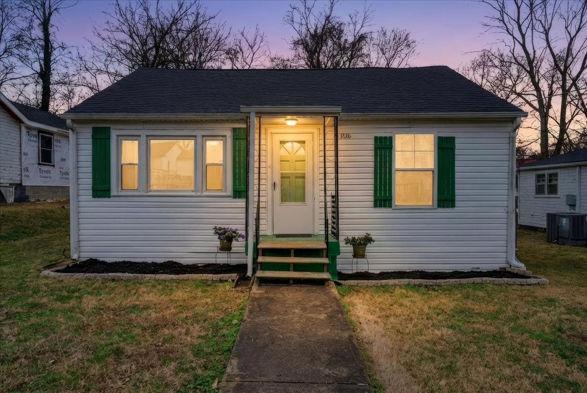 Homes for sale in Clarksville, TN | 1226 Cedar St, Clarksville, TN 37040 | MLS# 3079425