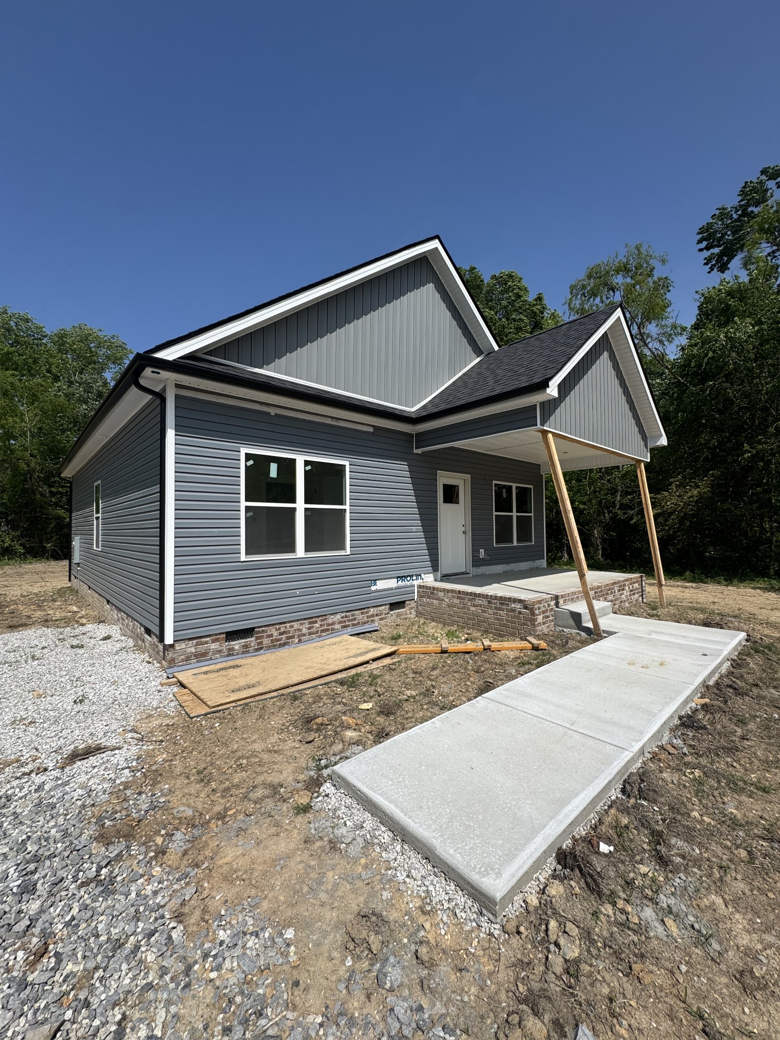 Homes for sale in Dickson, TN | 422 Shady Hill Road, Dickson, TN 37055 | MLS# 3098391