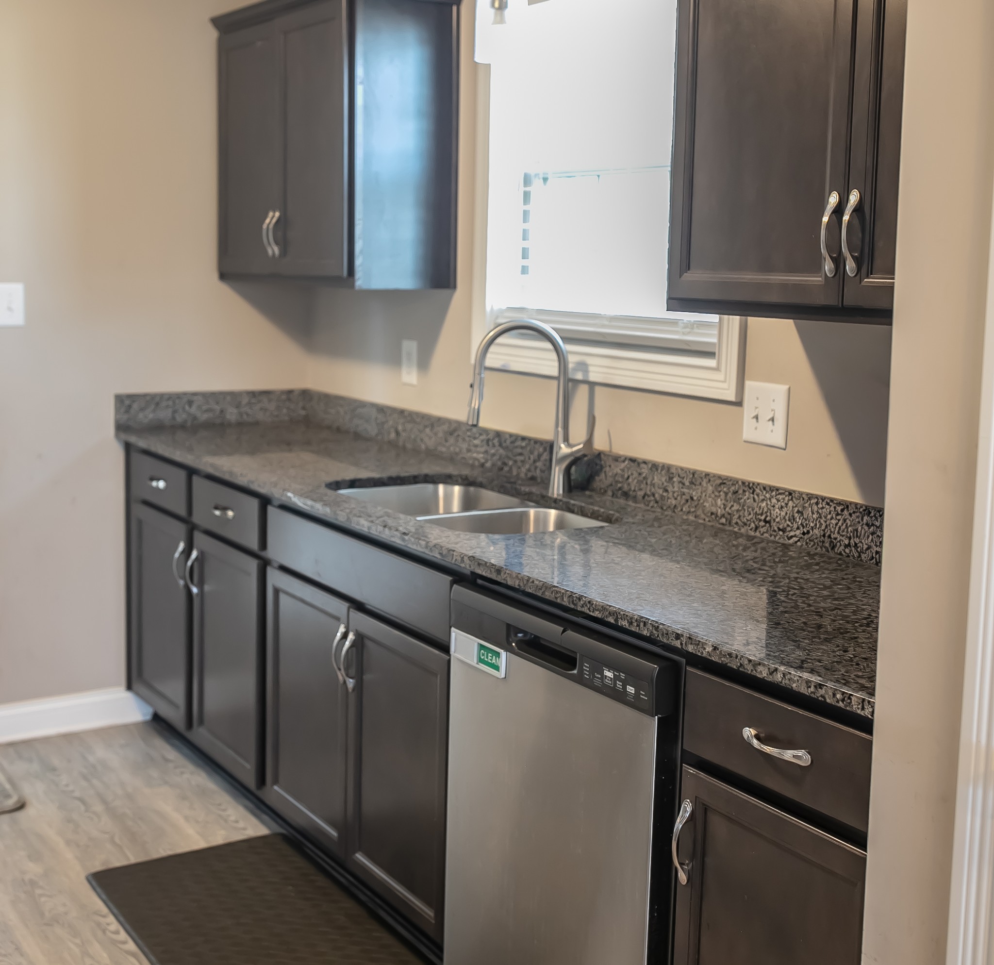 Homes for sale in Clarksville, TN | 865 Lutz Ln, Clarksville, TN 37042 | MLS# 3152645