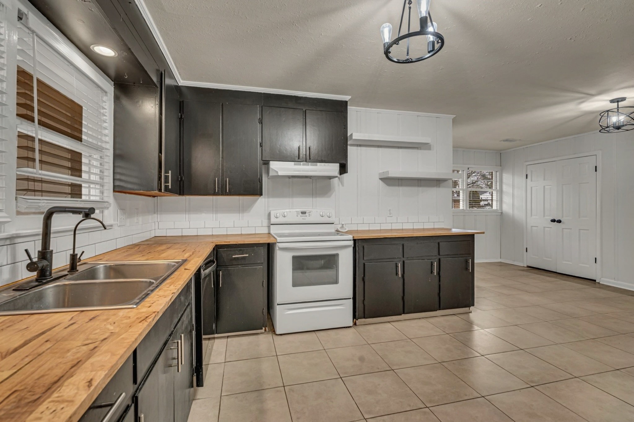 Homes for sale in Winchester, TN | 1102 N High St, Winchester, TN 37398 | MLS# 3112949