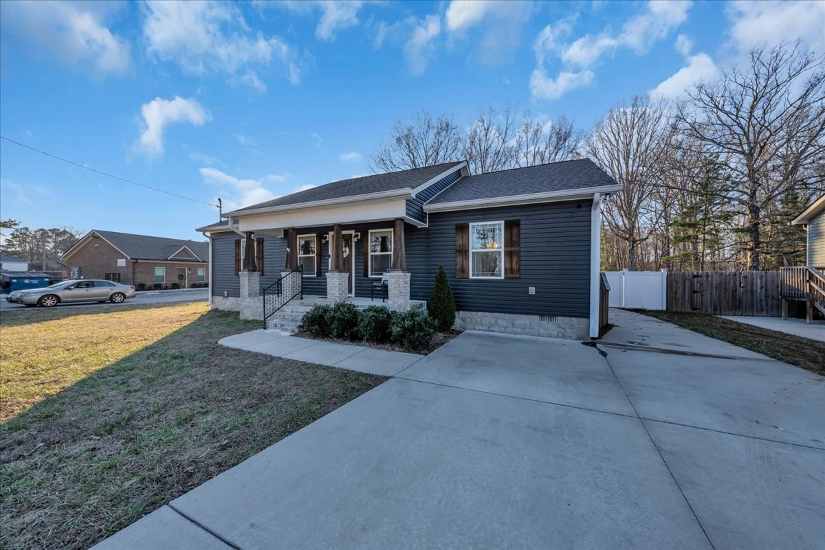 Homes for sale in Manchester, TN | 1554 S Spring St, Manchester, TN 37355 | MLS# 3118297