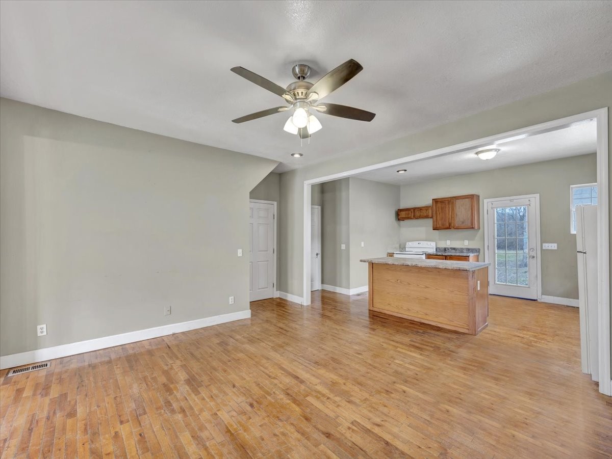 Homes for sale in Fayetteville, TN | 1005 College St W, Fayetteville, TN 37334 | MLS# 3118531