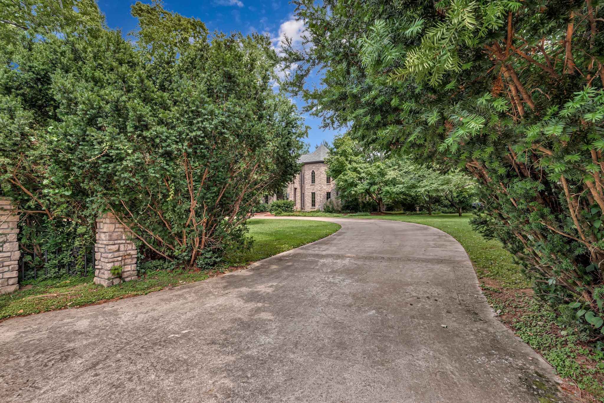 Homes for sale in Nashville, TN | 1108 Belle Meade Blvd, Nashville, TN 37205 | MLS# 3135020