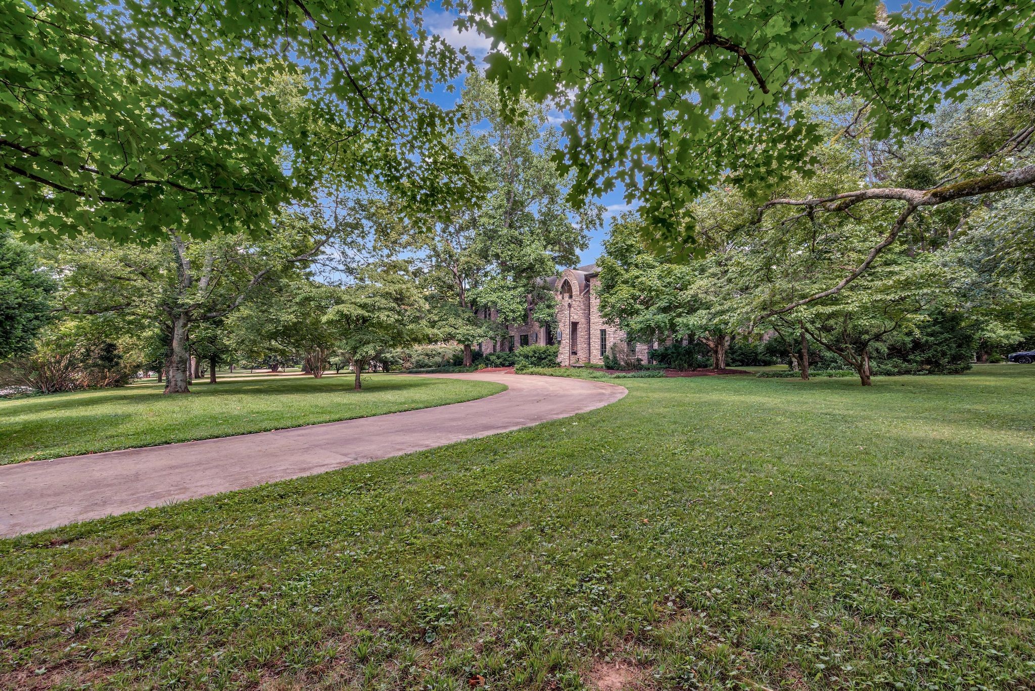 Homes for sale in Nashville, TN | 1108 Belle Meade Blvd, Nashville, TN 37205 | MLS# 3135020