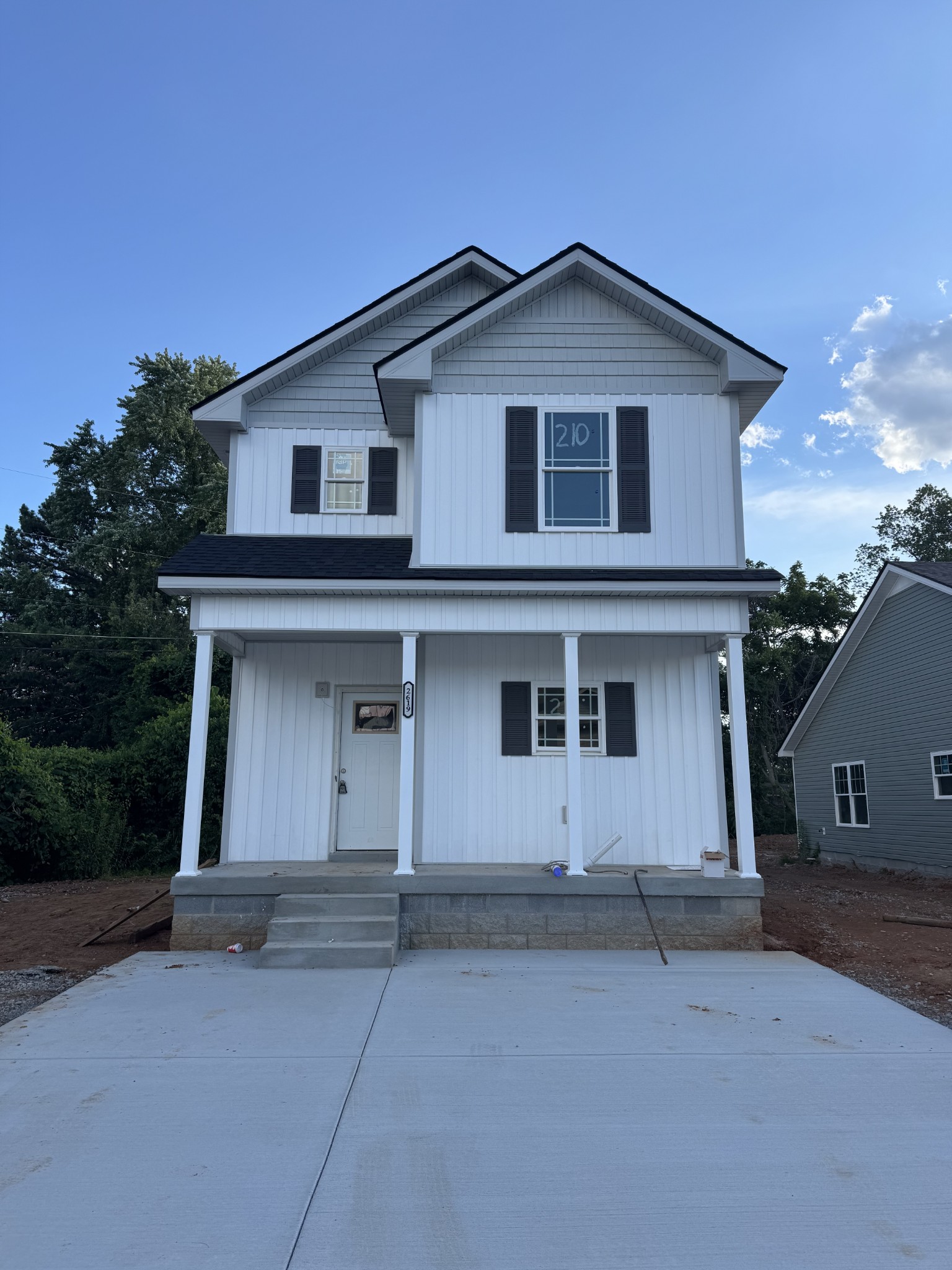 Homes for sale in Clarksville, TN | 2619 Scott Dr, Clarksville, TN 37042 | MLS# 3138514