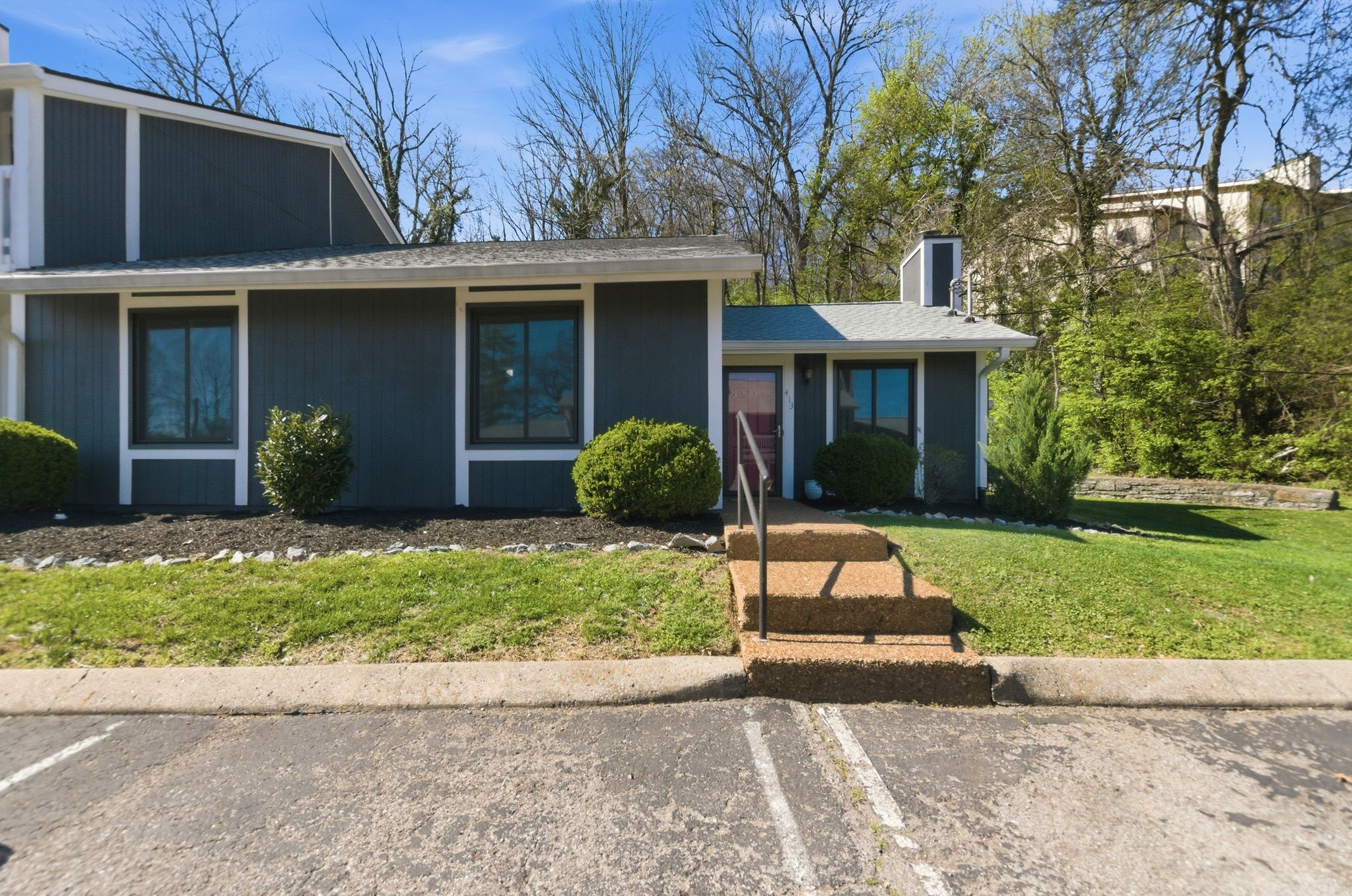 Homes for sale in Nashville, TN | 413 Sunvalley W, Nashville, TN 37221 | MLS# 3154889