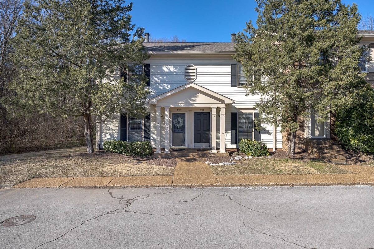 Homes for sale in Brentwood, TN | 901 Brentwood Pt, Brentwood, TN 37027 | MLS# 3145810