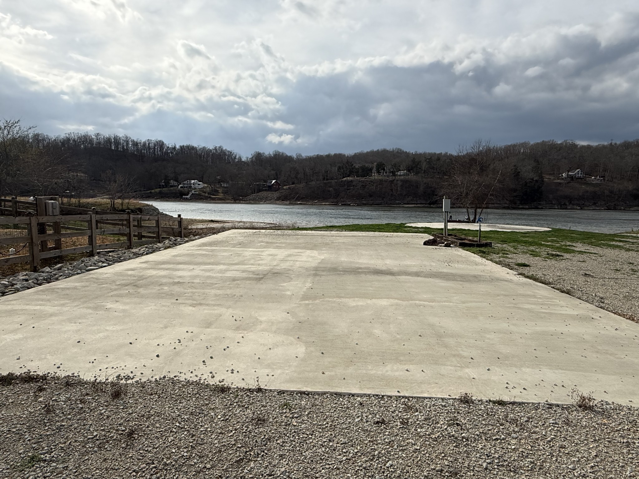 Homes for sale in Clifton, TN | 2133 Hardin Bottom River Rd, Clifton, TN 38425 | MLS# 3153088