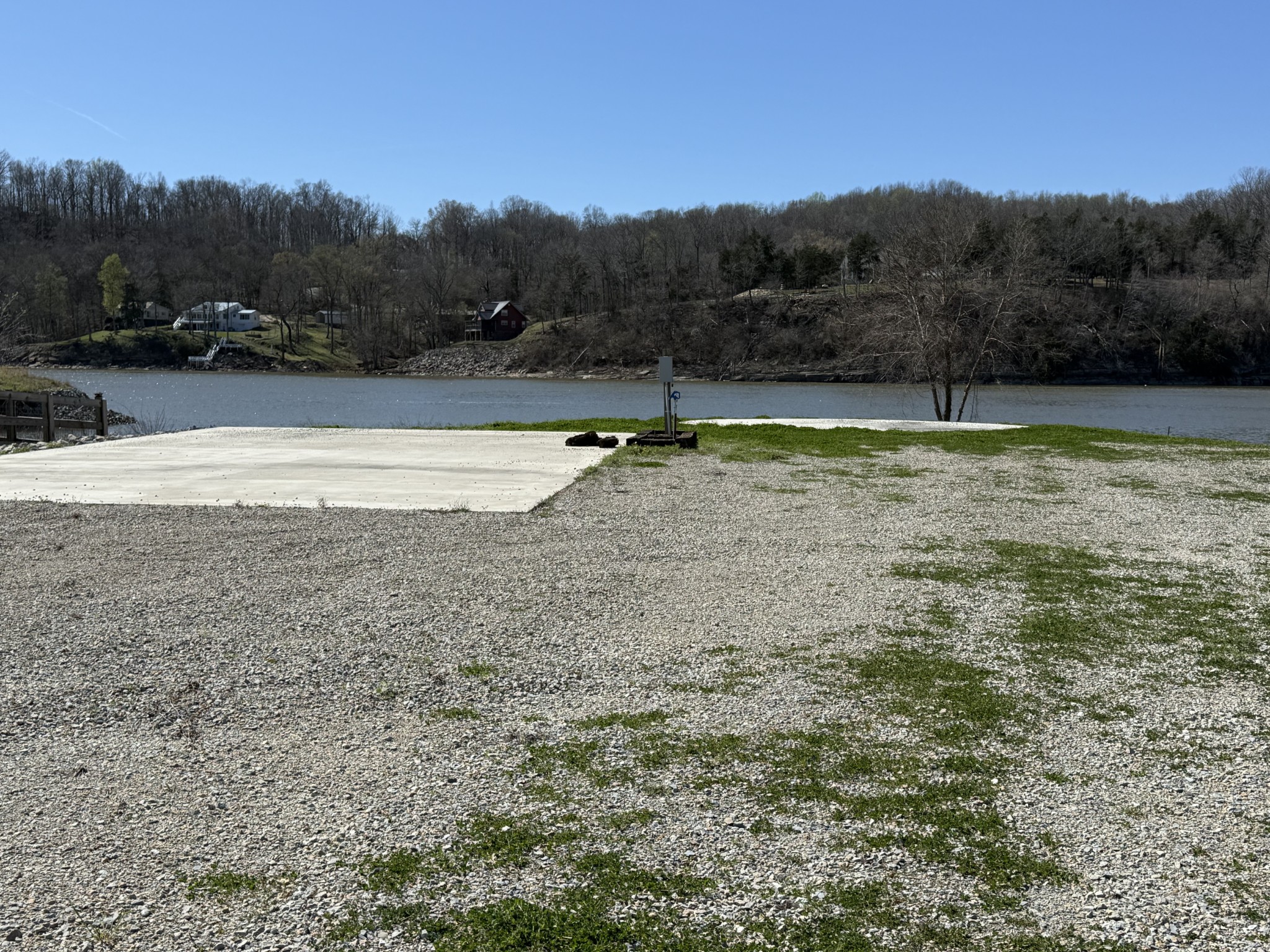 Homes for sale in Clifton, TN | 2133 Hardin Bottom River Rd, Clifton, TN 38425 | MLS# 3153088