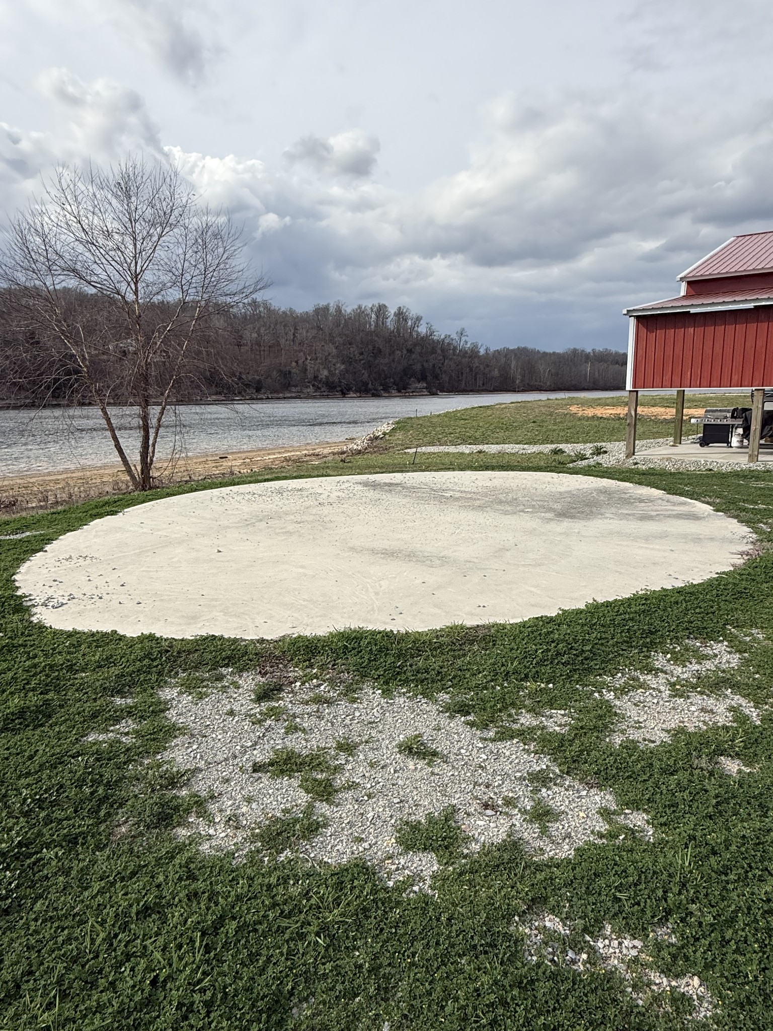 Homes for sale in Clifton, TN | 2133 Hardin Bottom River Rd, Clifton, TN 38425 | MLS# 3153088