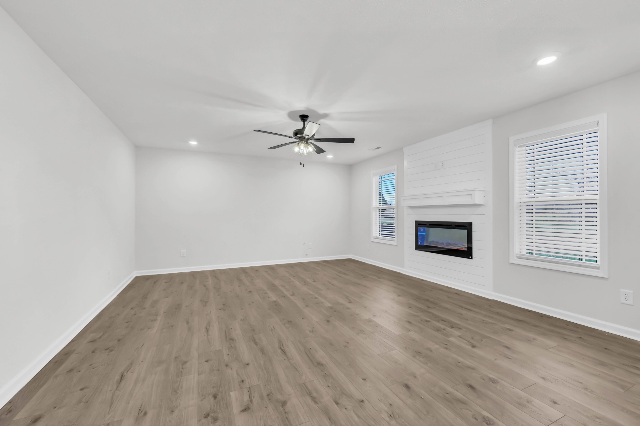 Homes for sale in Clarksville, TN | 1121 Black Rock Rd, Clarksville, TN 37040 | MLS# 3147150