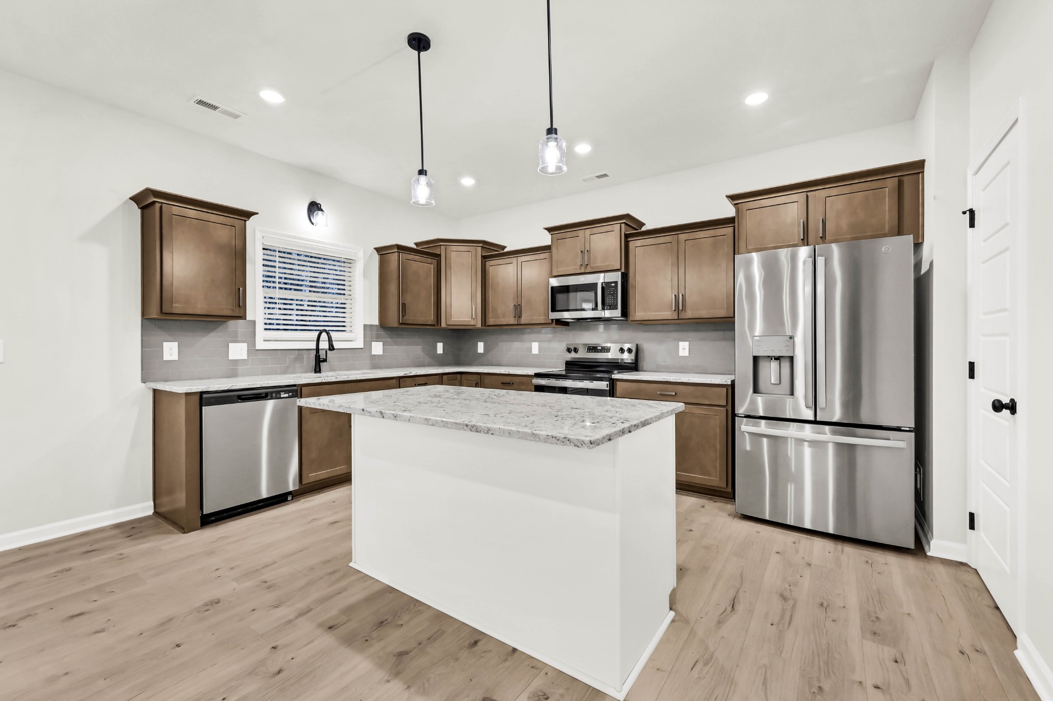 Homes for sale in Clarksville, TN | 1125 Black Rock Rd, Clarksville, TN 37040 | MLS# 3147154