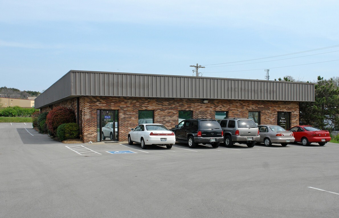 Homes for sale in Franklin, TN | 120 Holiday Ct, Franklin, TN 37067 | MLS# 3148249