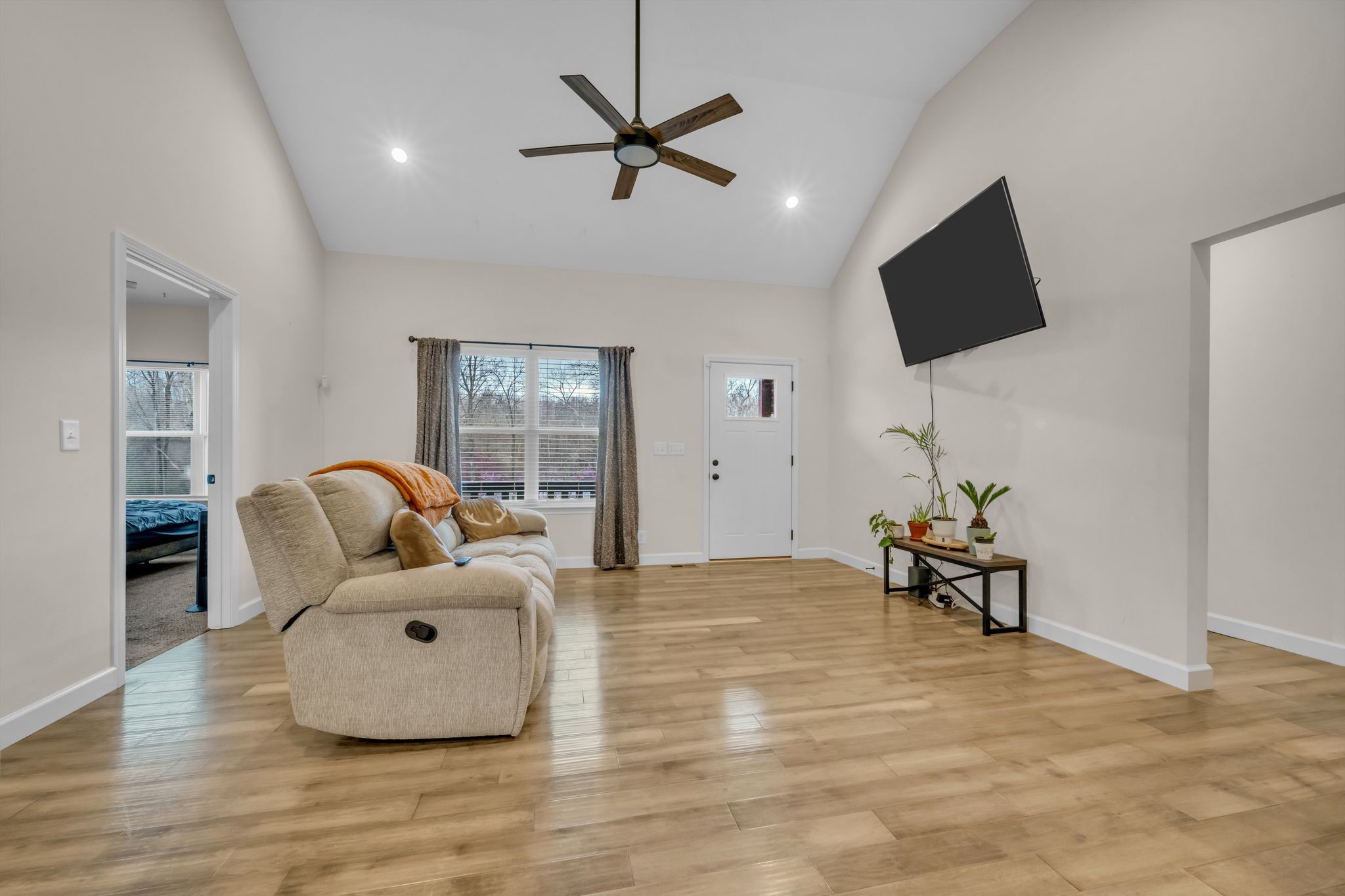 Homes for sale in Mc Ewen, TN | 2534 N Hurricane Creek Rd, Mc Ewen, TN 37101 | MLS# 3149738