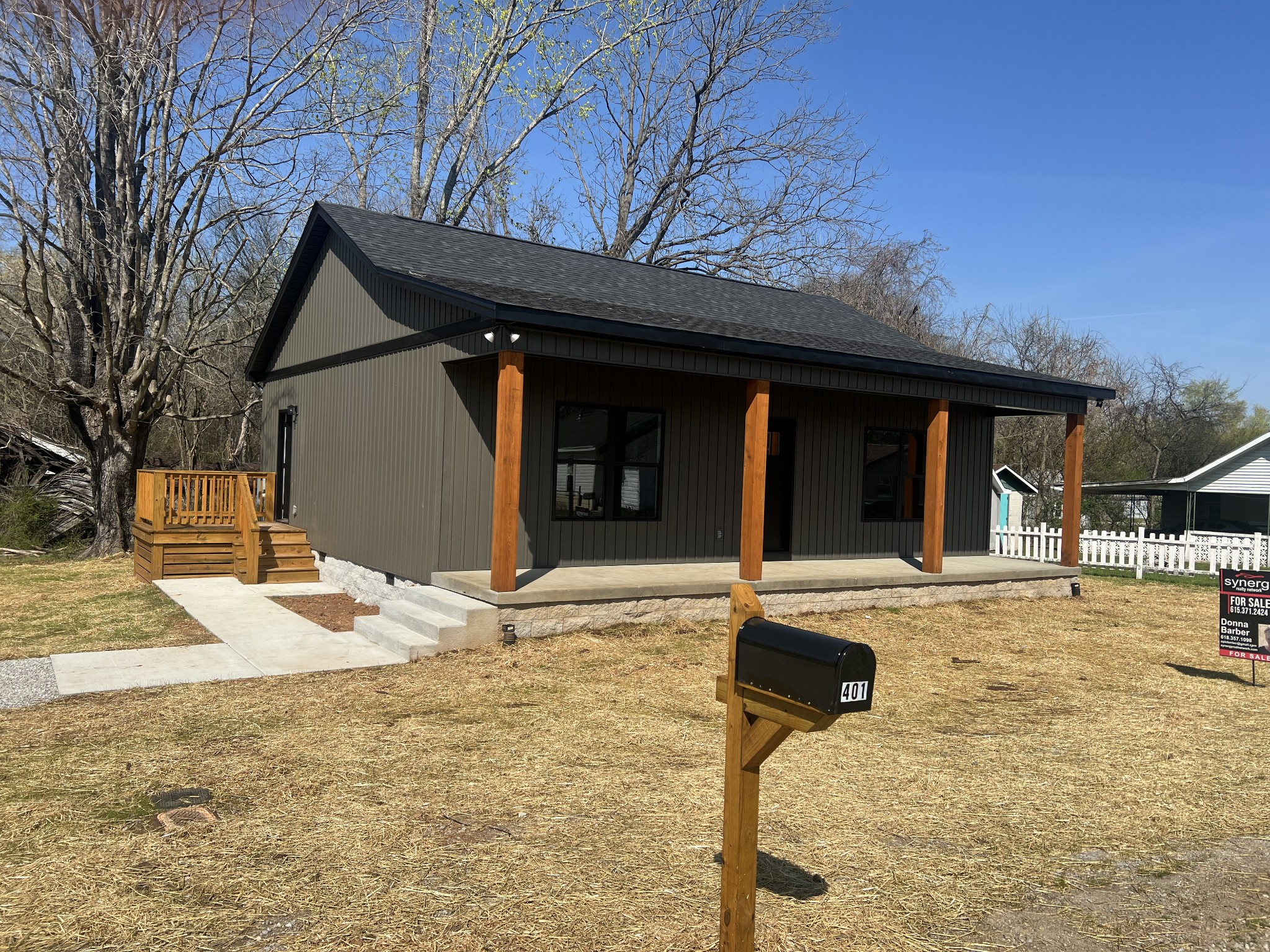 Homes for sale in Cowan, TN | 401 Hawkins St, Cowan, TN 37318 | MLS# 3149872