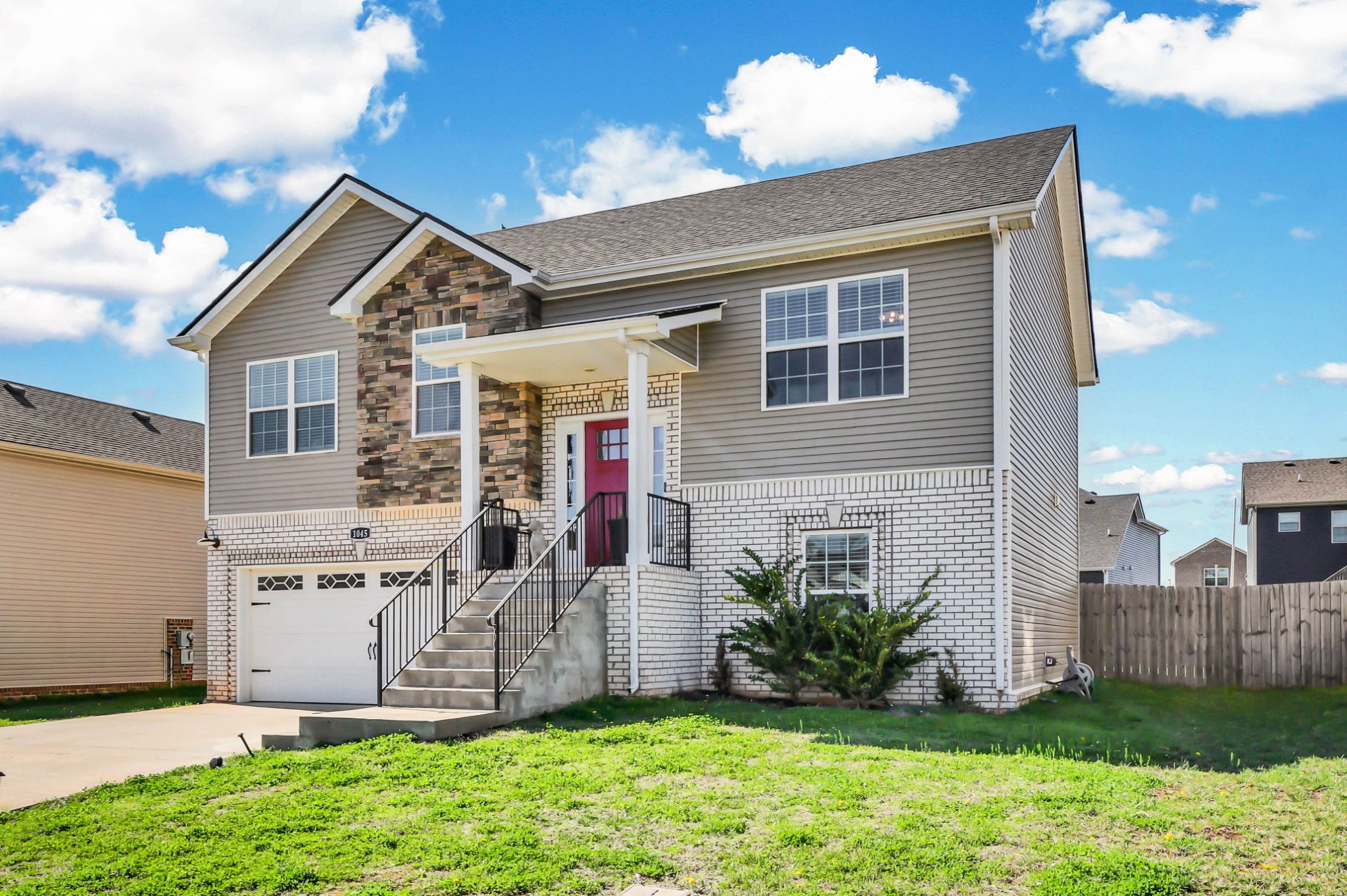 Homes for sale in Clarksville, TN | 1045 Whitney Dr, Clarksville, TN 37042 | MLS# 3152747