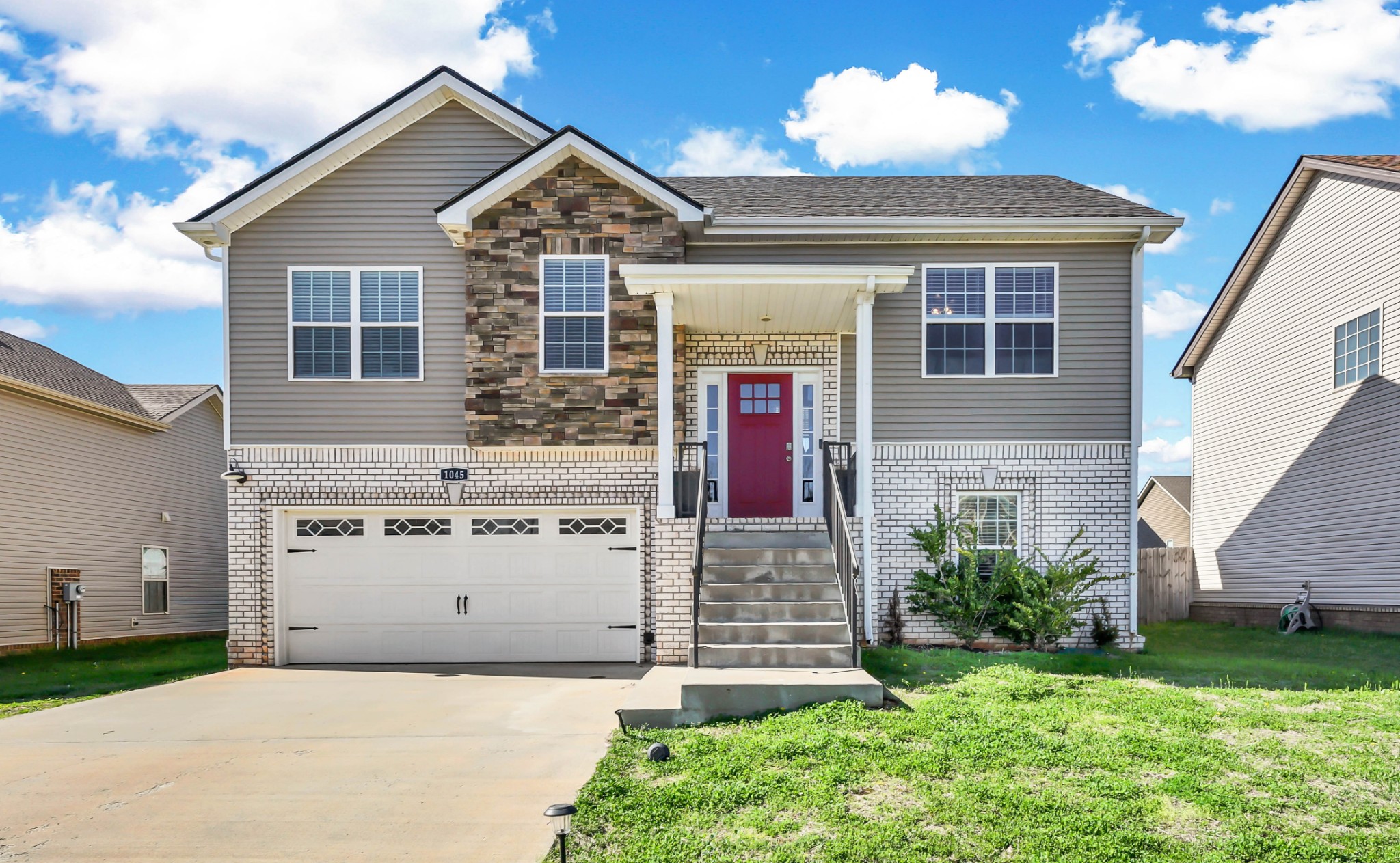 Homes for sale in Clarksville, TN | 1045 Whitney Dr, Clarksville, TN 37042 | MLS# 3152747