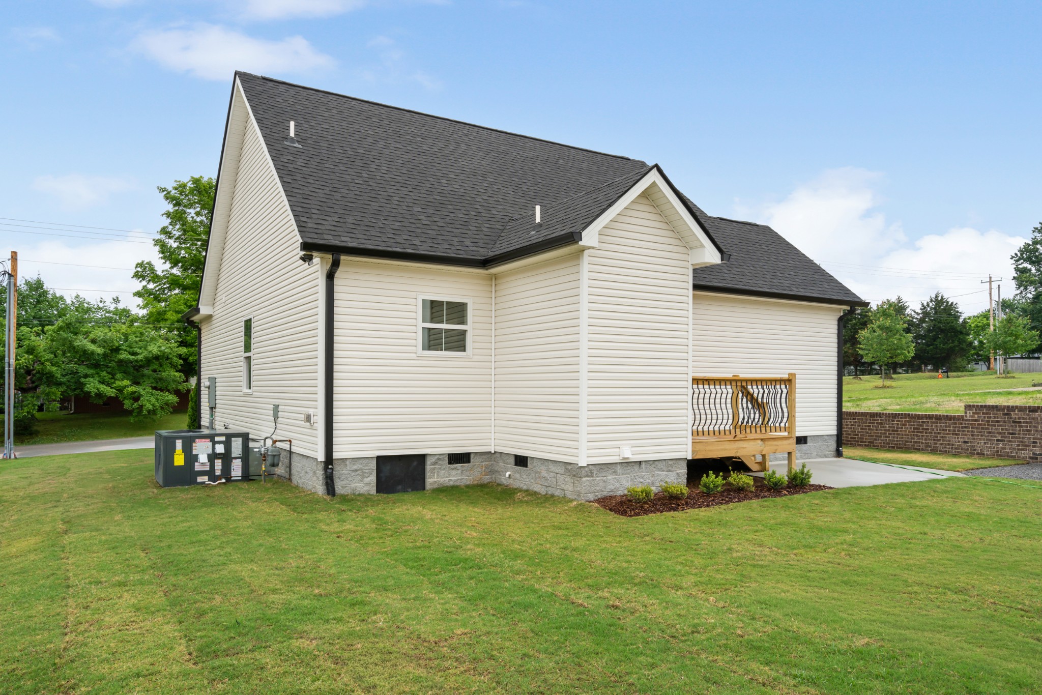 Homes for sale in Mc Ewen, TN | 955 Wilkie St N, Mc Ewen, TN 37101 | MLS# 3152448