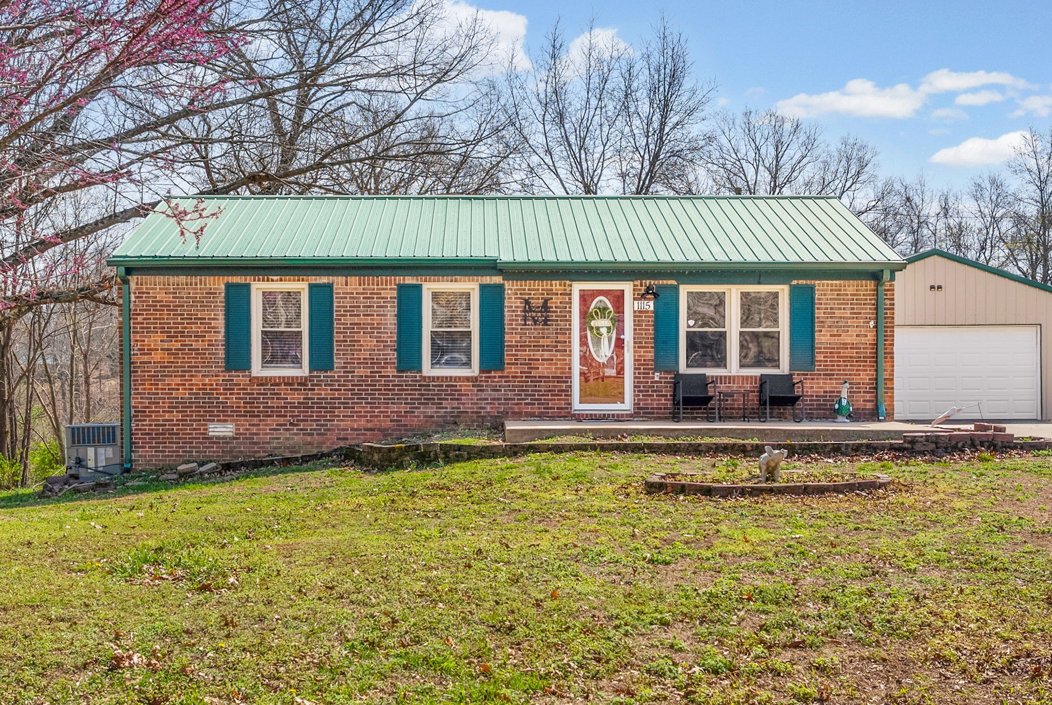 Homes for sale in Cadiz, KY | 1115 Tanyard Rd S, Cadiz, KY 42211 | MLS# 3152696