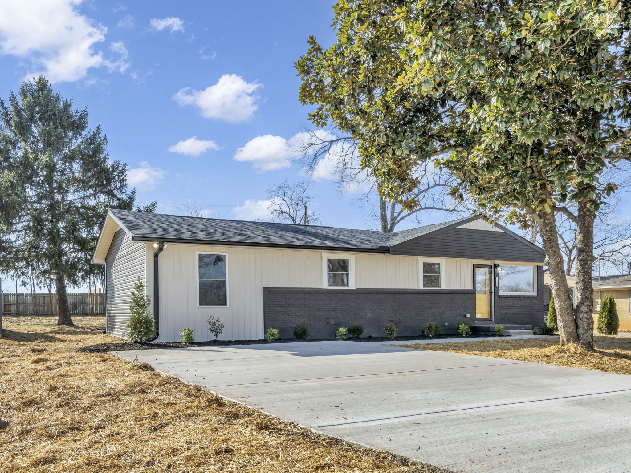 Homes for sale in Clarksville, TN | 118 Forest Hills Dr, Clarksville, TN 37040 | MLS# 3152816