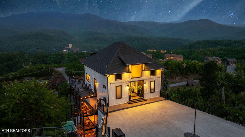 Homes for sale in Gatlinburg, TN | 922 Piney Butt Way, Gatlinburg, TN 37738 | MLS# 3152865