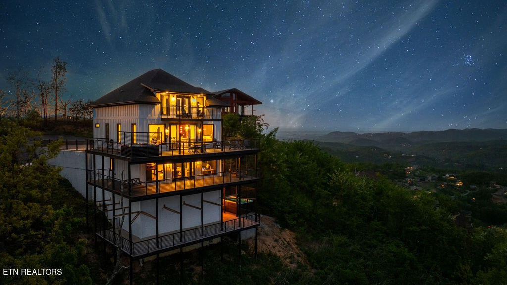 Homes for sale in Gatlinburg, TN | 922 Piney Butt Way, Gatlinburg, TN 37738 | MLS# 3152865