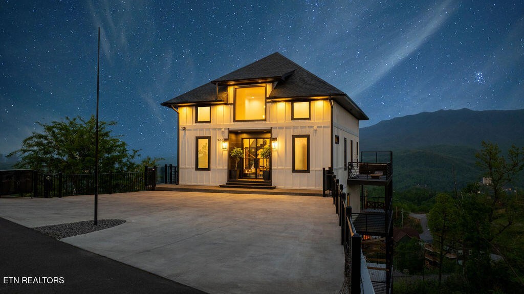 Homes for sale in Gatlinburg, TN | 922 Piney Butt Way, Gatlinburg, TN 37738 | MLS# 3152865