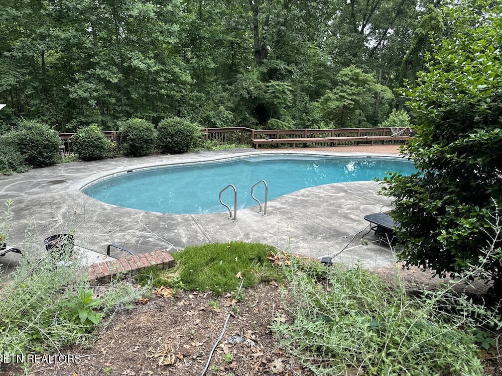 Homes for sale in Oak Ridge, TN | 1006 W Outer Dr, Oak Ridge, TN 37830 | MLS# 3152943