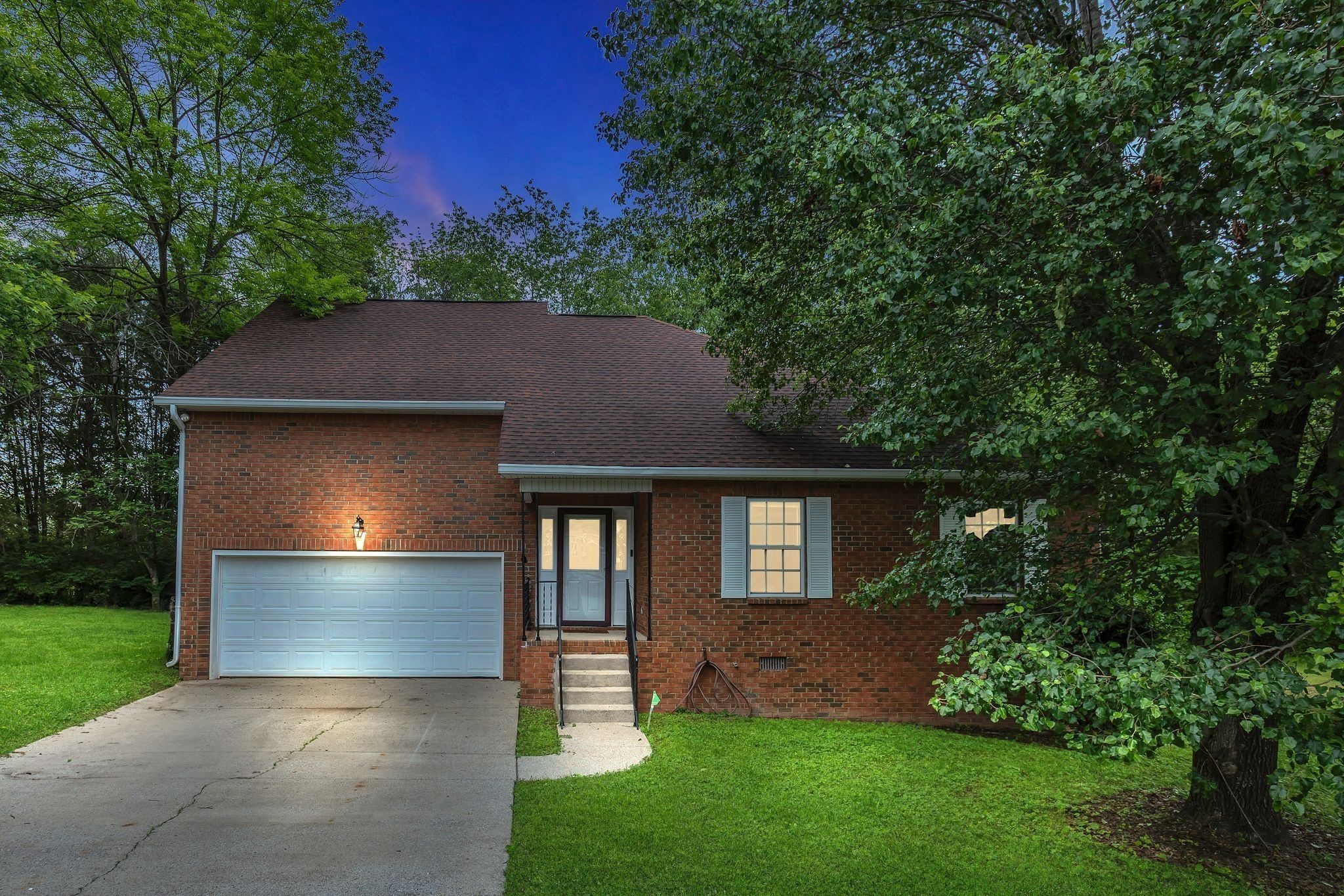 Homes for sale in Nashville, TN | 121 Buena Vista Ct, Nashville, TN 37218 | MLS# 3153205