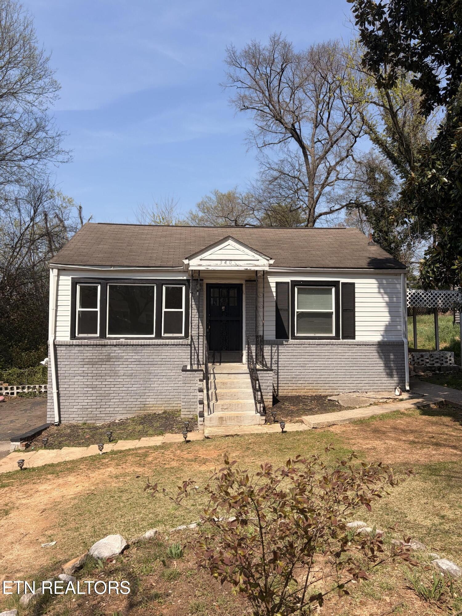 Homes for sale in Knoxville, TN | 3407 Skyline Dr, Knoxville, TN 37914 | MLS# 3156105